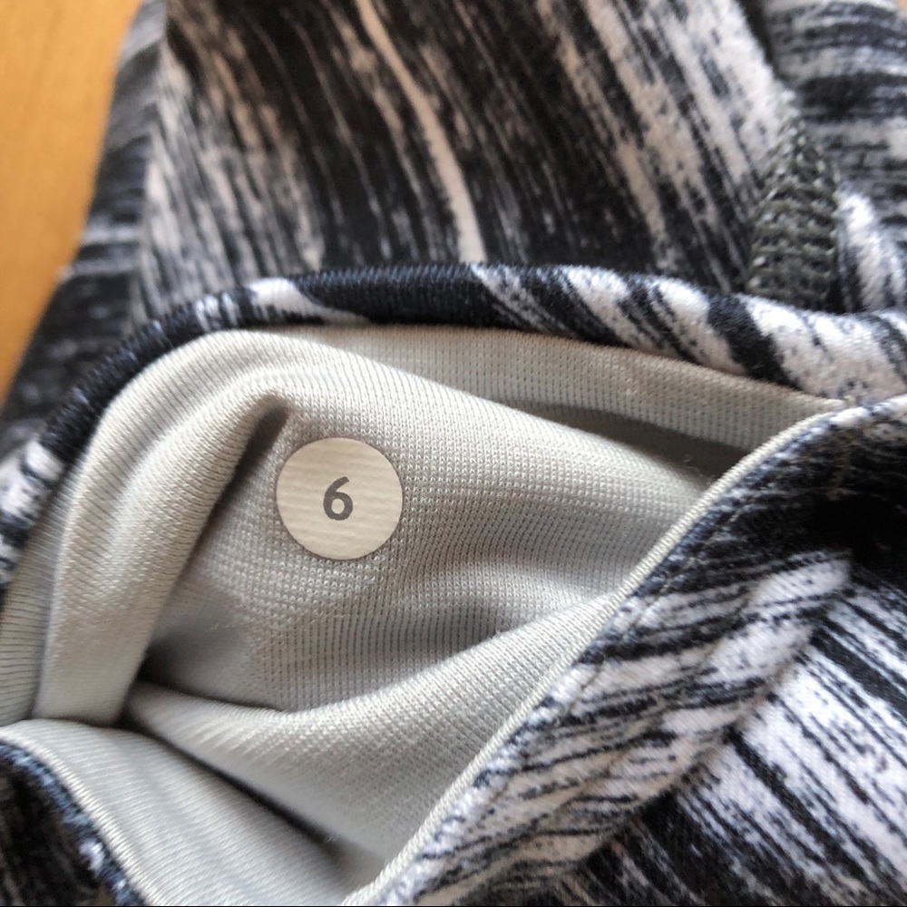 Lululemon Wunder Under Crop II *Full-On Luon - Picture 14 of 15